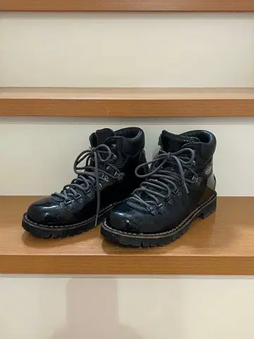 DIEMME 마운틴 부츠 에나멜 블랙 빔즈 이탈리아제