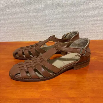 새상품급 파스쿠치 구르카 샌들 브라운 23cm 36