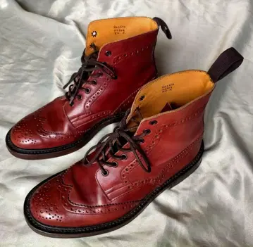 Tricker's 컨트리 부츠 윙팁