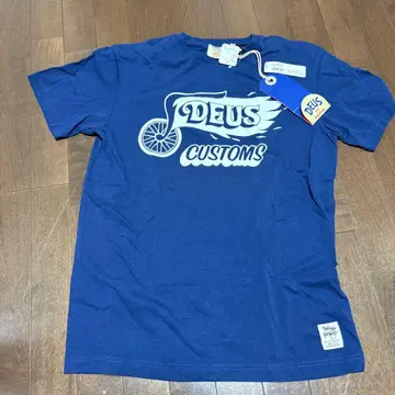DEUS EXMACHINA M