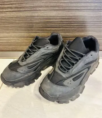 ZARA 올 블랙 볼륨 밑창 스니커즈