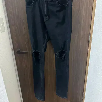 mnml 스키니 데님 데미지 가공 블랙 34인치
