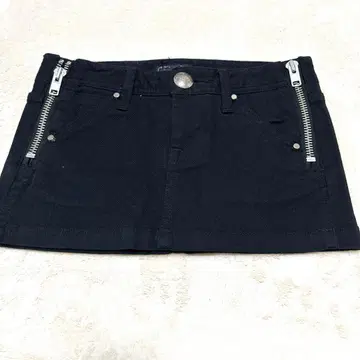 MOUSSY VINTAGE 블랙 타이트 스커트 지퍼 디자인
