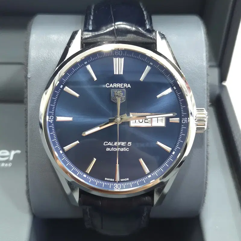 태그호이어 까레라 41MM 칼리브5 오토매틱 데이데이트 남성용 시계