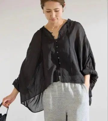 프레임워크 라미 리오셀 개더 크롭 블라우스