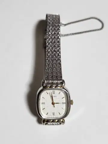 SEIKO 여성용 손목시계 2P21-5340