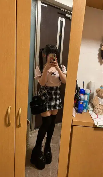앙크루즈 블라우스 스커트 세트 지뢰계