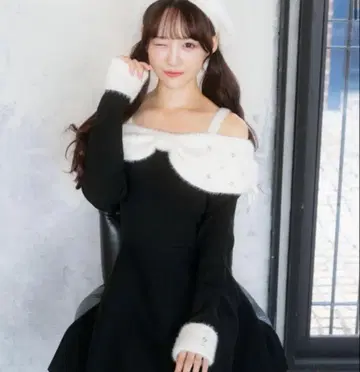 에블린 리본 오프숄더 미니 원피스