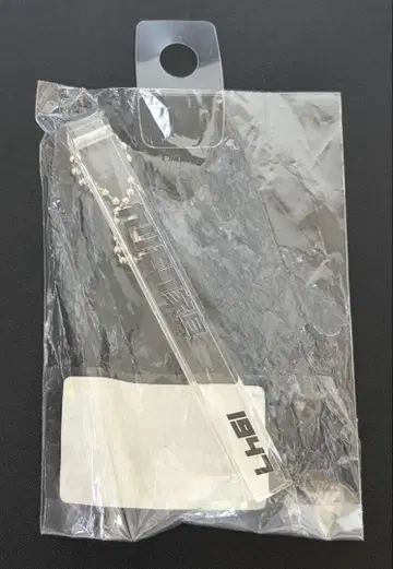 카리모쿠 가구 x 빌리지 뱅가드 콜라보 로고 호텔 키링