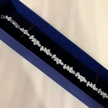SWAROVSKI Diapason 미란다 커 실버 컬러 팔찌