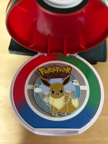 포케파크 KANTO 이브이 핀 배지