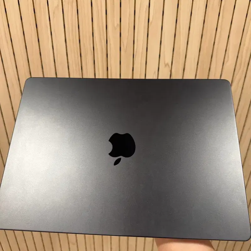 맥북 프로 m5 14인치/24GB,1TB,애케플,배터리 100%