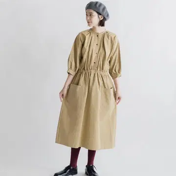 돌먼 슬리브 무랑 원피스 베이지