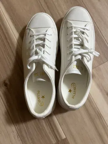 컨버스 올스타 화이트 가죽 스니커즈 24.5cm