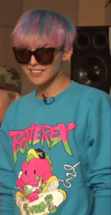 galaxxxy THEX BONEREX G-DRAGON 착용 맨투맨