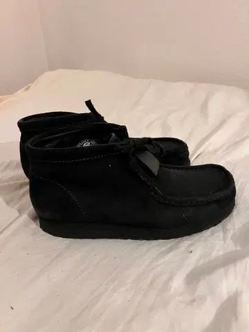 Clarks Originals Wallabee 블랙 스웨이드
