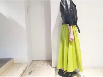엔폴드 롱 플레어 스커트 새상품급
