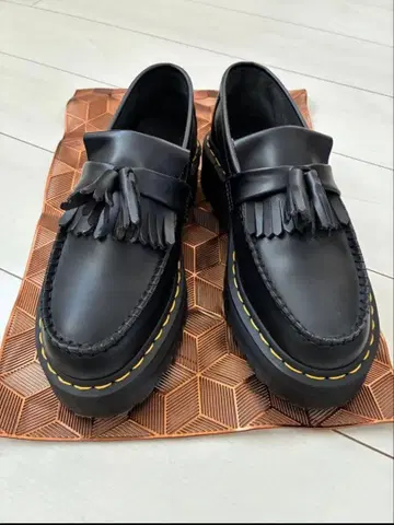 Dr. Martens ADRIAN QUAD 로퍼 UK6