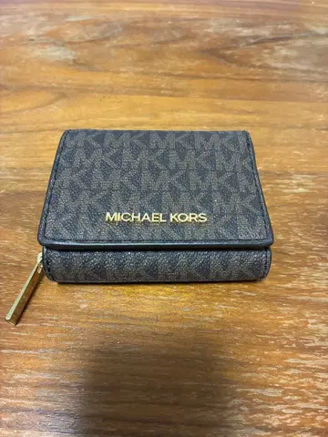 MICHAEL KORS 3단 폴더형 지갑 MK 로고 브라운