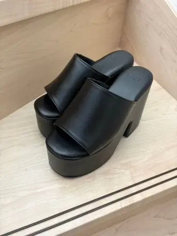 GRL 통굽 샌들 블랙