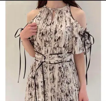 SNIDEL 스나이델 2WAY 볼륨 슬리브 프린트 원피스