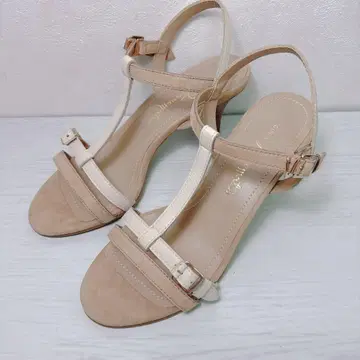 [새상품급] 긴자 카네마츠 23cm T스트랩 샌들 힐 일본제 베이지