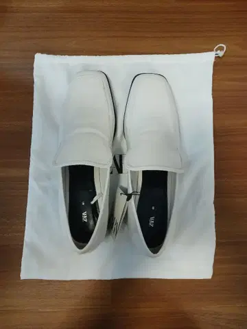 ZARA 로퍼 화이트 40