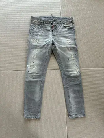 DSQUARED2 데미지 가공 데님 팬츠 그레이