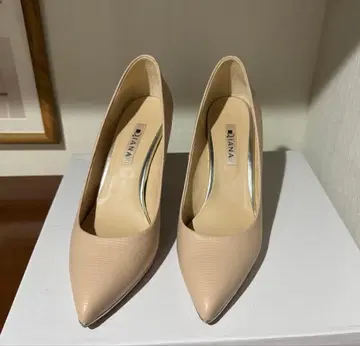DIANA 스틸레토 펌프스 베이지