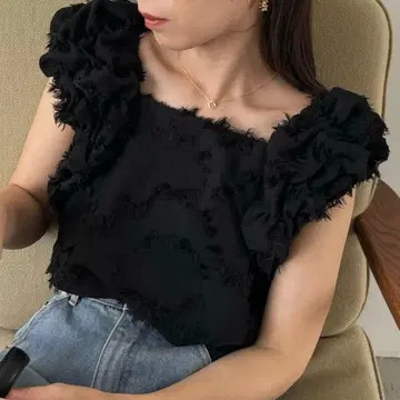 카프리슈레마쥬 자카드 퍼프 숄더