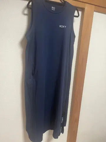 가격 인하 ROXY 슬리브리스 원피스 새상품 정가 12100엔