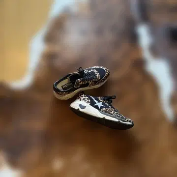 Golden Goose Running 레오파드 무늬 스니커즈