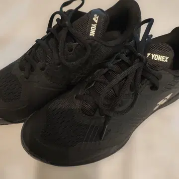 YONEX 올 블랙 스포츠 슈즈