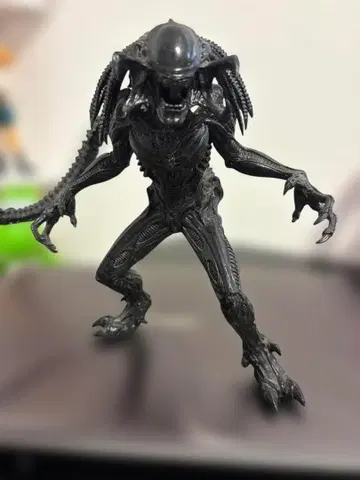 Alien vs Predator 프레데리언 피규어