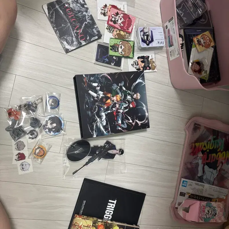 리레볼루션 아크릴 스탠드 키링 앨범 바인더 포토카드 포카 캔뱃지 응원봉