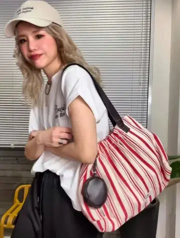시마무라 오나츠 스트라이프 토트백 빨간색