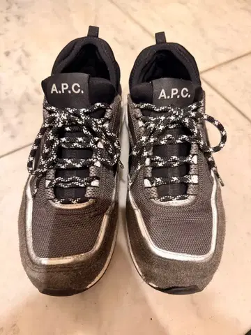 [ A.P.C. ] 스니커즈 38 (24cm)