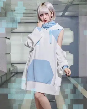 ililil 어깨 트임 하이넥 저지 후드티 화이트