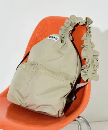 OUTDOOR PRODUCTS 프릴 숄더백 베이지