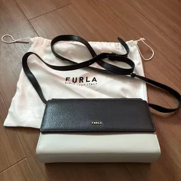 가격 인하했습니다 FURLA 숄더백