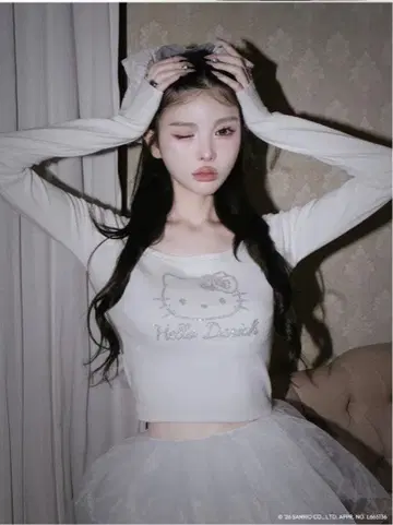 헬로 다리치 컴팩트 롱 티셔츠 화이트 헬로키티