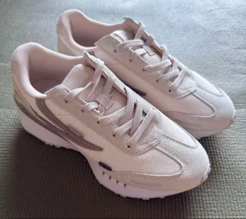 FILA 통굽 스니커즈 베이지 계열 25 cm
