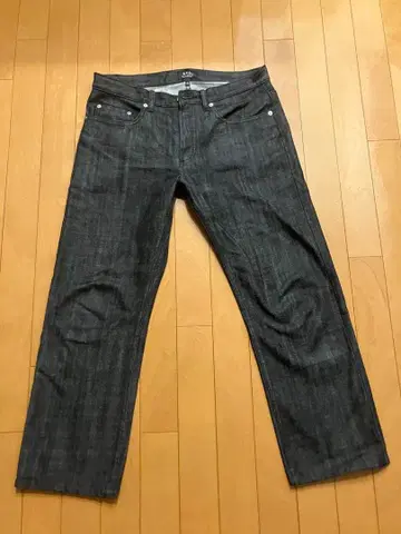 새상품급 A.P.C NEW STANDARD 블랙 데님 W31 ovy