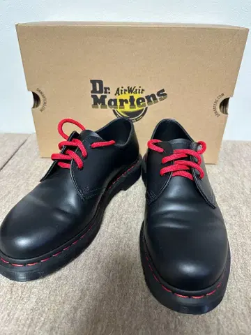 Dr.Martens ] 일본 한정판 레드 스티치 3홀 신발