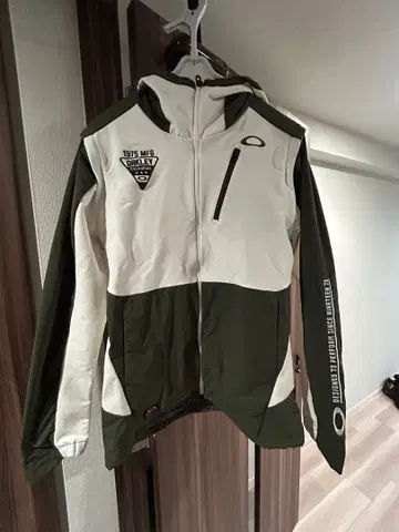OAKLEY 오클리 후드 부착 자켓 기간 한정 할인