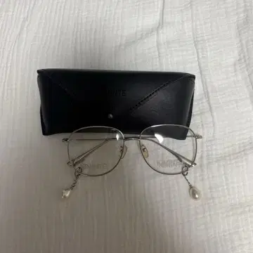 KIMHEKIM 킴헤킴 펄 장식 안경