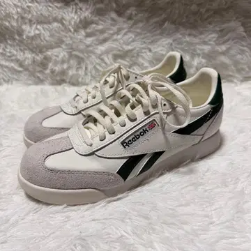 Reebok Classic 스니커즈 화이트 그린