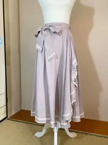 axes femme 레이스 장식 라벤더 플레어 스커트