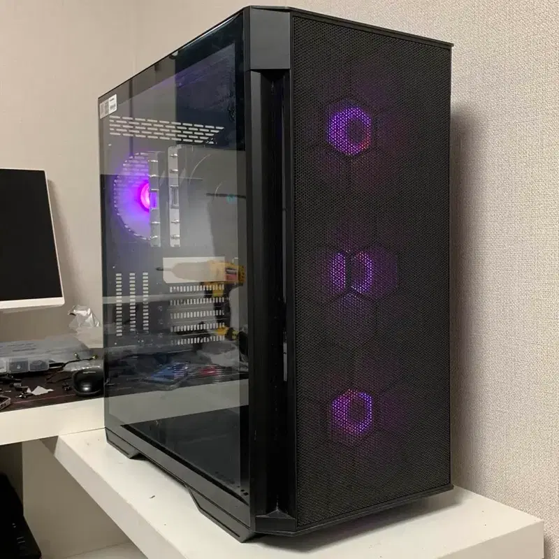 i7-14700kf 게이밍 컴퓨터 반 본체