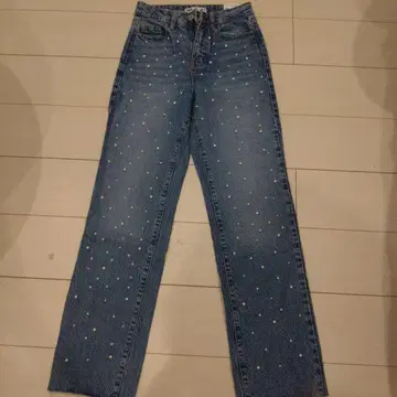 ZARA 펄 장식 스트레이트 데님 34 사이즈